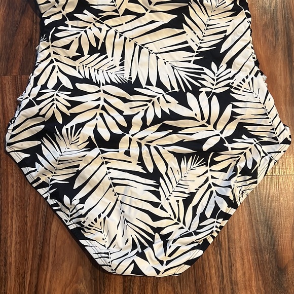 Bleu Rod Beattie Urban Oasis Bandeau One Piece - Picture 12 of 16